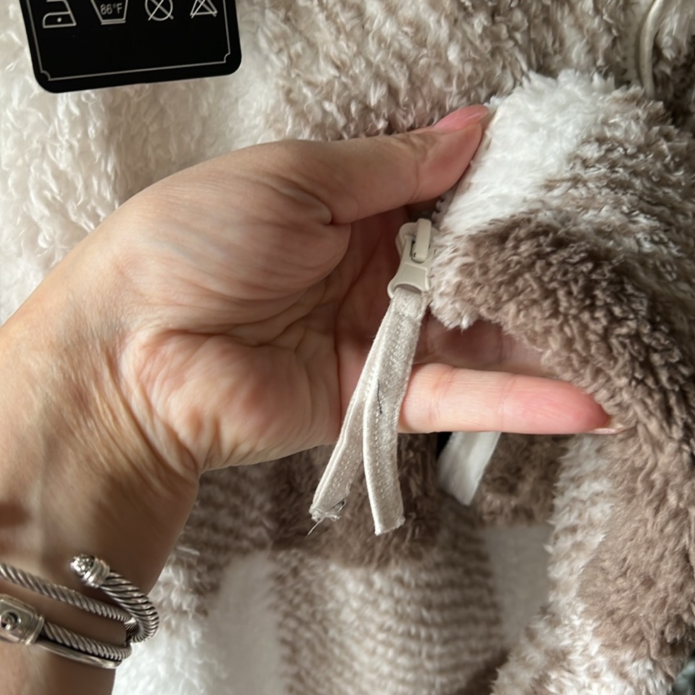 Fleece Vest - Picture 4 of 4